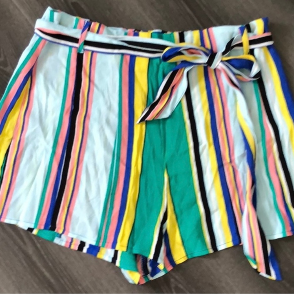 Forever 21 multicolor shorts with tie belt